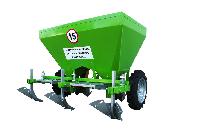 Sadilica za krompir 2-redna Bomet 62.5/67, međuredno rastojanje 29-35cm, dubina sadnje 10-15cm, rezervoar krompira 180kg, min.snaga traktora 38KS